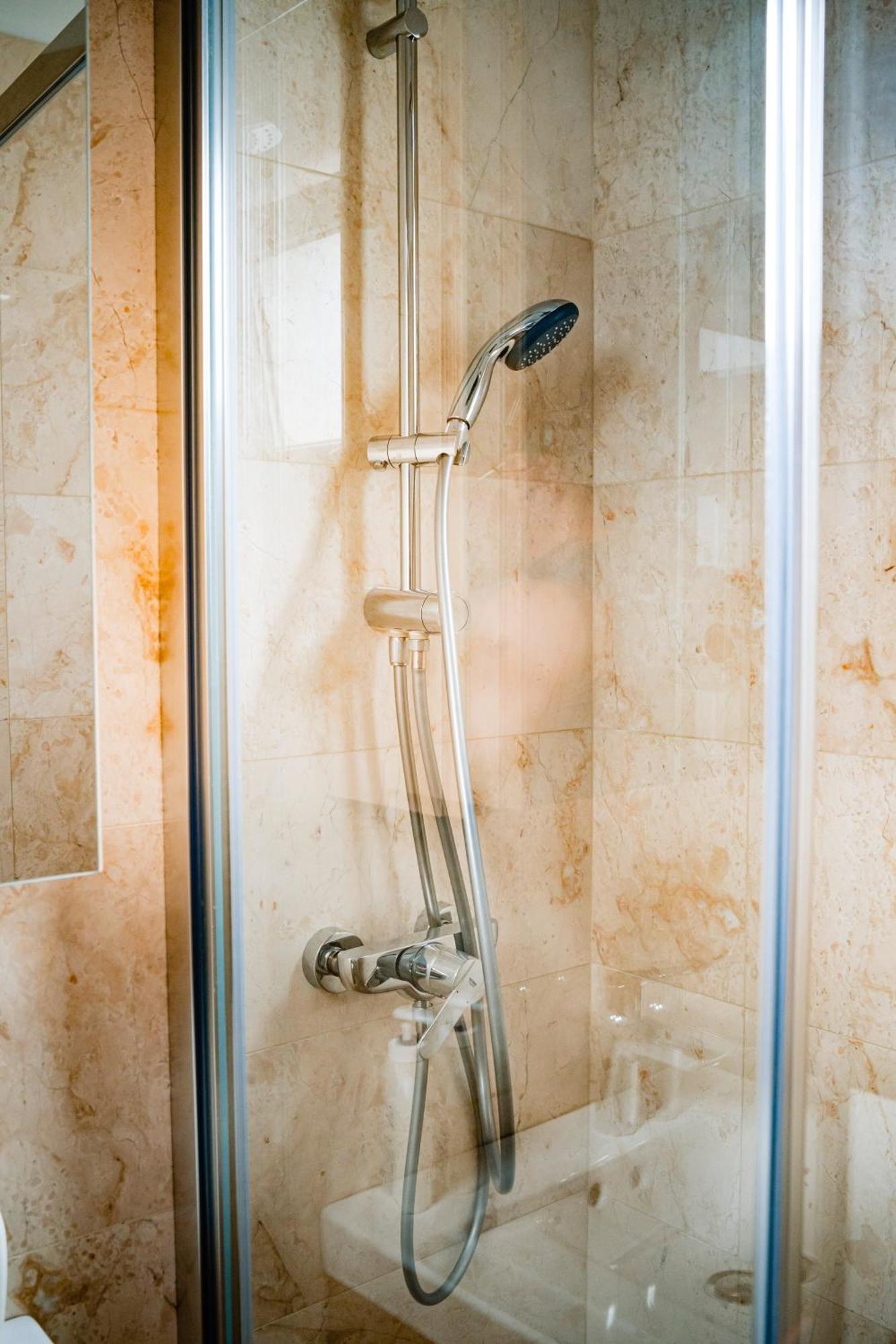 Râmnicu Vâlcea Downtown Apartment מראה חיצוני תמונה